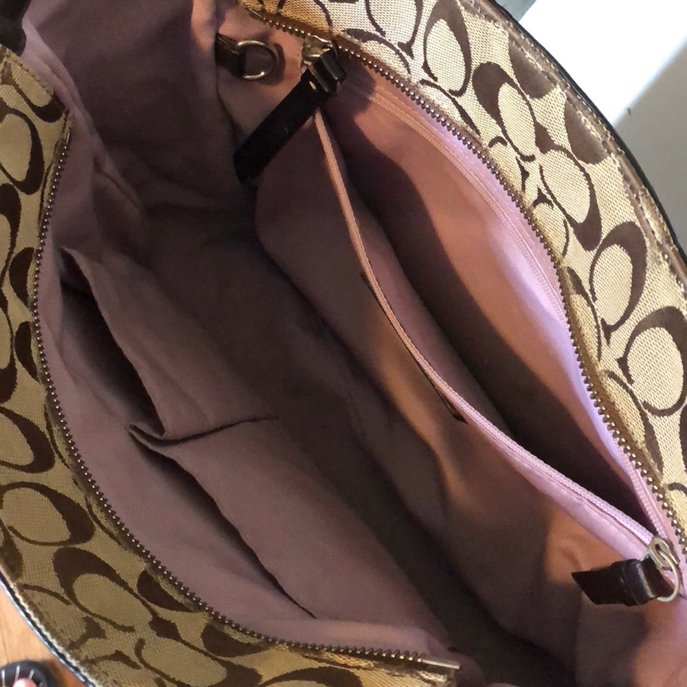 Coach purse - Picture 4 of 7